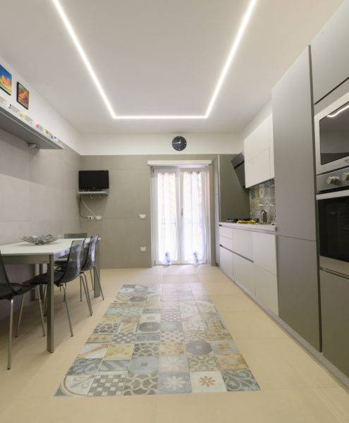 KITCHEN WITH KERLITE AND DECORATIONS